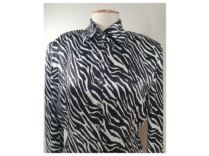 Magda Butrym Chemise en soie noire motif zèbre Blanc - vue 5