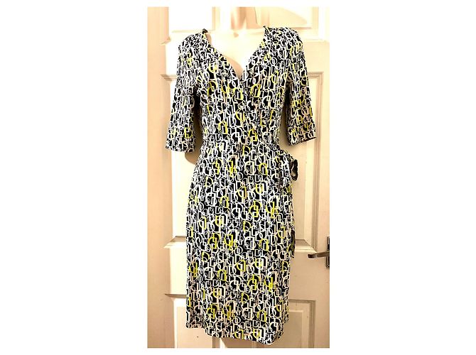 Diane Von Furstenberg DvF Vintage Jevina Wickelkleid aus Seide mit Monogramm-Print - Ansicht 2