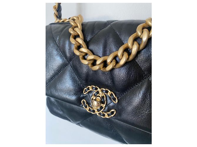 Chanel 19 flapbag nera in pelle di capra Nero - vista 2