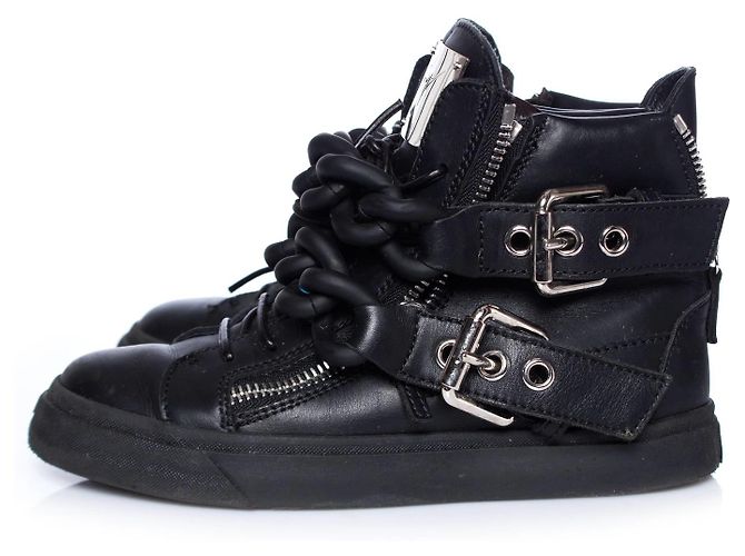 Giuseppe Zanotti, Sneakers alte in pelle con catena foderata nera. Nero - vista 2