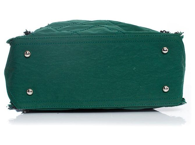 Chanel, Grüne gesteppte Canvas-Tasche - Ansicht 5