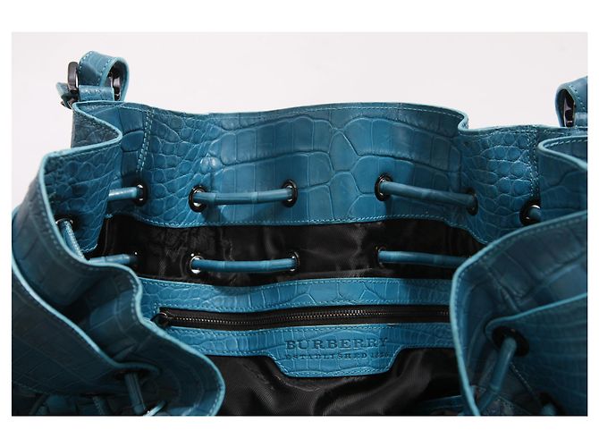 Burberry, bolsa de couro turquesa com estampa de crocodilo em relevo. Azul - vista 9