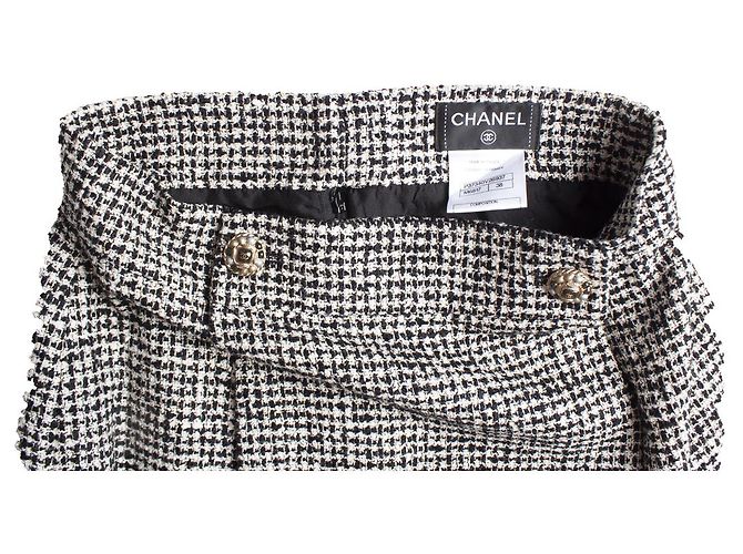 Completo Chanel in lana e tweed nero e bianco - vista 7