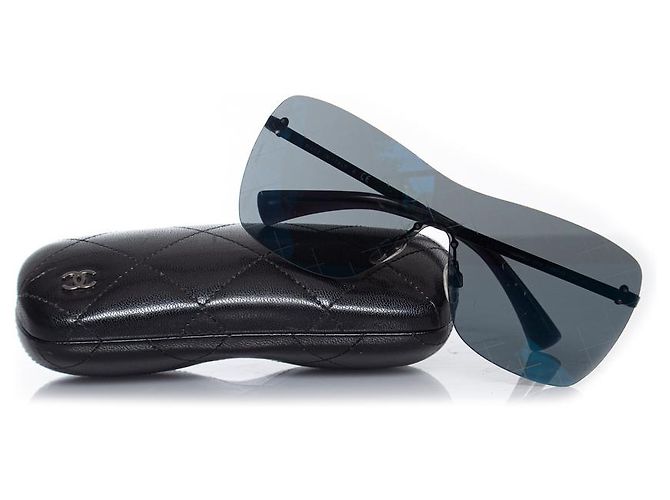 Chanel, Gesteppte Sonnenbrille „Shield“ in Blau - Ansicht 3