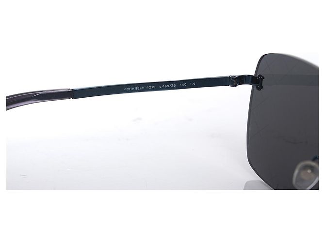 Chanel, Gesteppte Sonnenbrille „Shield“ in Blau - Ansicht 7