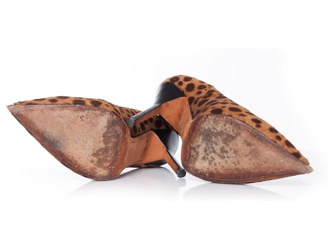 GIVENCHY, Pumps aus Ponyfell mit Leopardenmuster. Braun - Ansicht 7