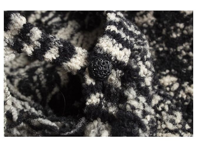 Chanel, Schwarz-weißes Maxikleid aus Bouclé-Strick - Ansicht 8