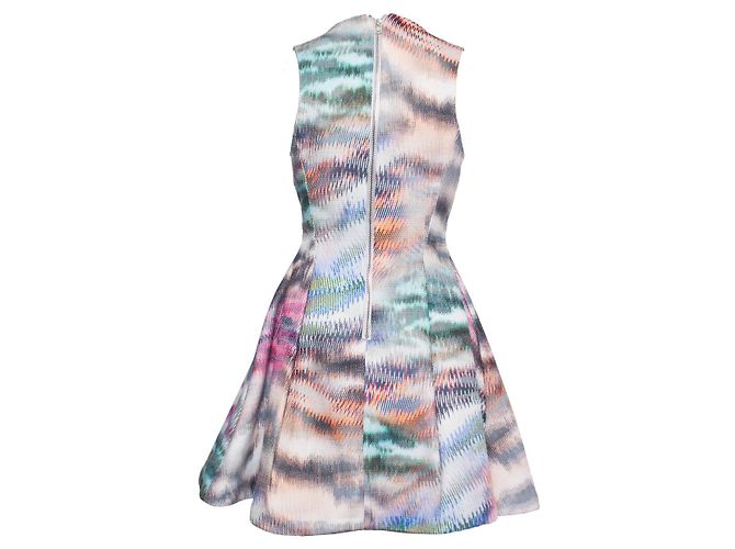Autre Marque Alexis, Ausgestelltes, mehrfarbiges Kleid mit Batikmuster. Mehrfarben - Ansicht 2
