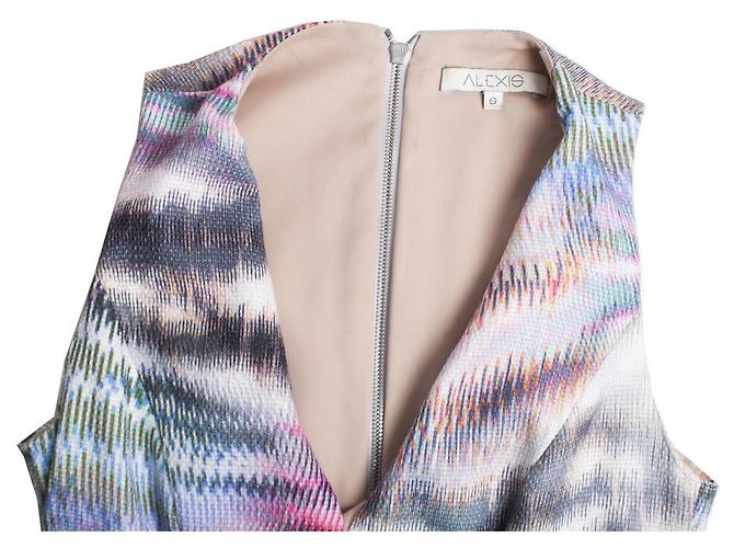 Autre Marque Alexis, Ausgestelltes, mehrfarbiges Kleid mit Batikmuster. Mehrfarben - Ansicht 5
