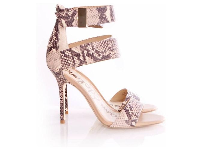 Sandália gladiadora na cor taupe da Sam Edelman - vista 5