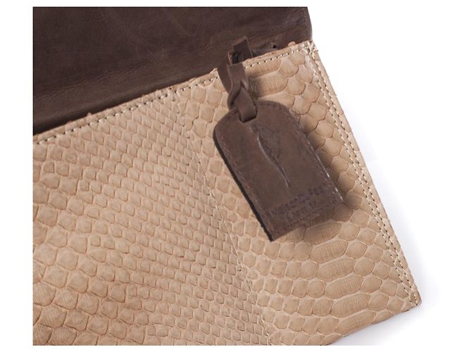 Autre Marque Maison Du Posh, Knöchelring-Clutch aus beigem Pythonleder. Braun - Ansicht 5