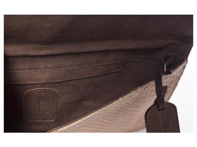 Autre Marque Maison Du Posh, Knöchelring-Clutch aus beigem Pythonleder. Braun - Ansicht 6
