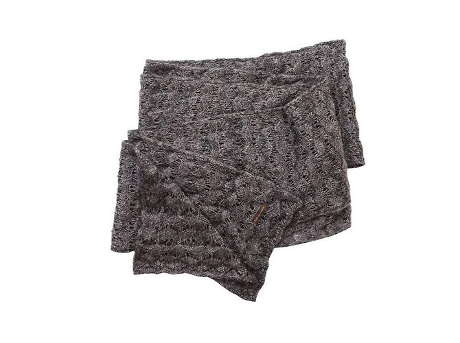 DOLCE & GABBANA, Sciarpa grigia in maglia aperta con lurex. - vista 2