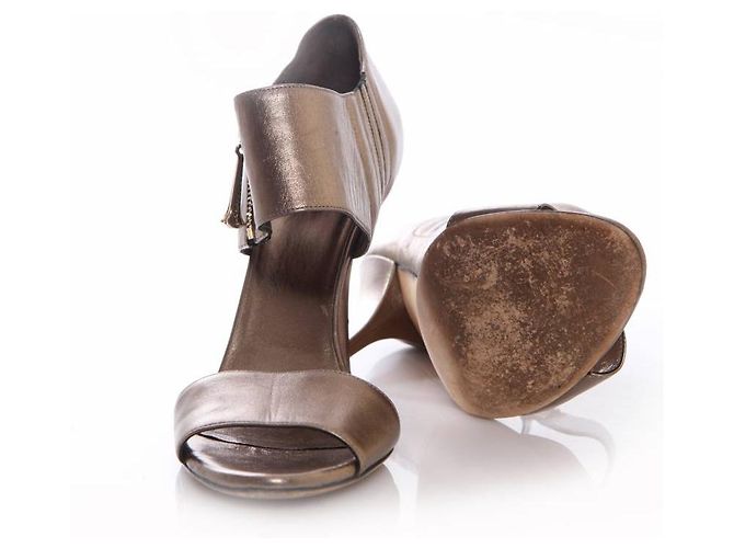 Gucci, bronzefarbene Sandalen in Größe 39. - Ansicht 5