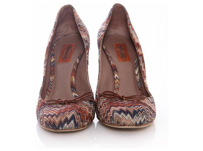 MISSONI, mehrfarbige Pumps mit braunem Absatz. - Ansicht 3