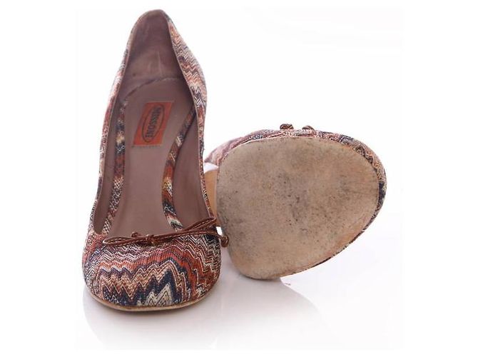 MISSONI, mehrfarbige Pumps mit braunem Absatz. - Ansicht 6