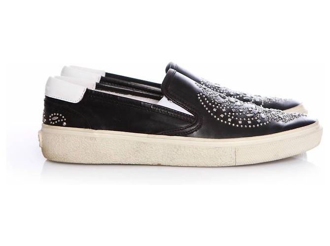 SAINT LAURENT, sneakers slip on in pelle con borchie. Nero - vista 5