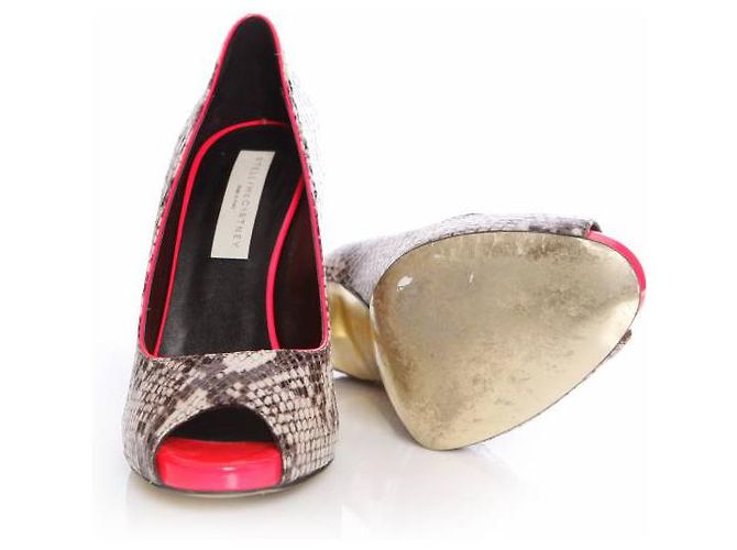 Stella Mc Cartney Stella McCartney, Neutrale Sky-Python-Pumps aus Leder. - Ansicht 6