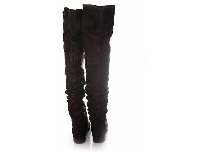 Prada, botas largas de cuero negro arrugado. - vista 3