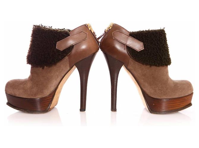 Fendi, Cavigliere in camoscio marrone con lana shearling - vista 6
