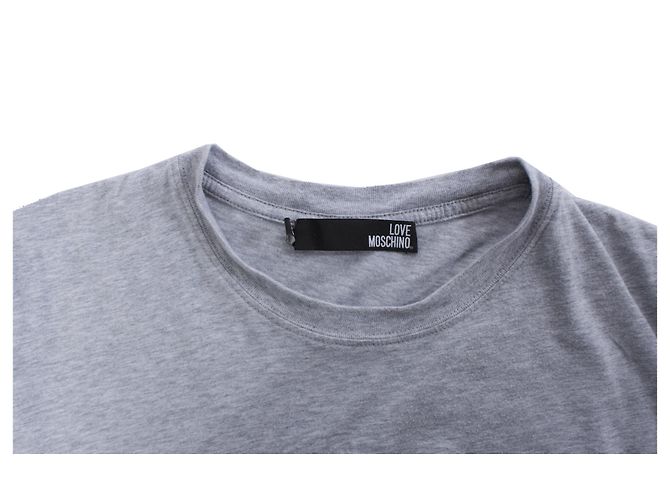 amor moschino, Camiseta gris con texto en relieve. - vista 5