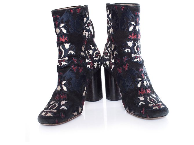 Isabel Marant, Stivaletti in pelle scamosciata ricamati Guya neri. Nero - vista 3