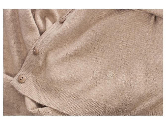 Chanel, Kamelfarbener Kaschmir-Cardigan. Braun - Ansicht 5