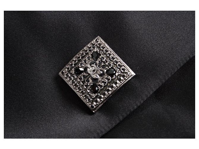 Chanel, Seidenjacke mit verzierten Knöpfen Schwarz - Ansicht 5