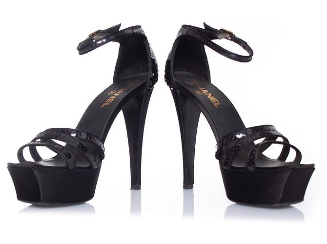 Chanel, Sandalo nero con paillettes - vista 4