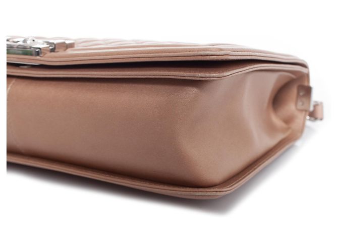 Boy Chanel, Borsa da ragazzo grande in pelle metallizzata - vista 6