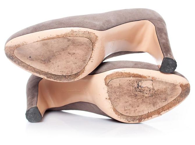Gianvito Rossi, Graue Wildleder Pumps - Ansicht 8