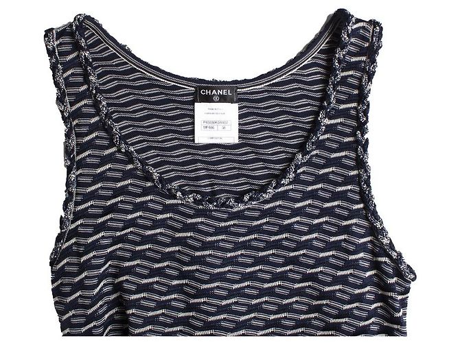 Chanel, Abito a portafoglio blu e bianco - vista 7