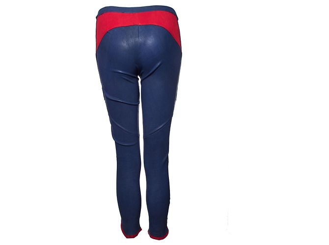 Isabel Marant, Legging de couro azul com detalhes vermelhos. - vista 3