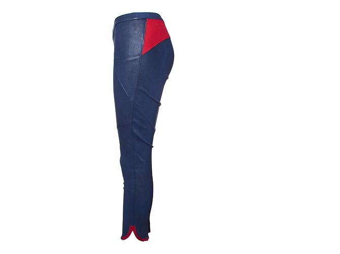 Isabel Marant, Legging de couro azul com detalhes vermelhos. - vista 4