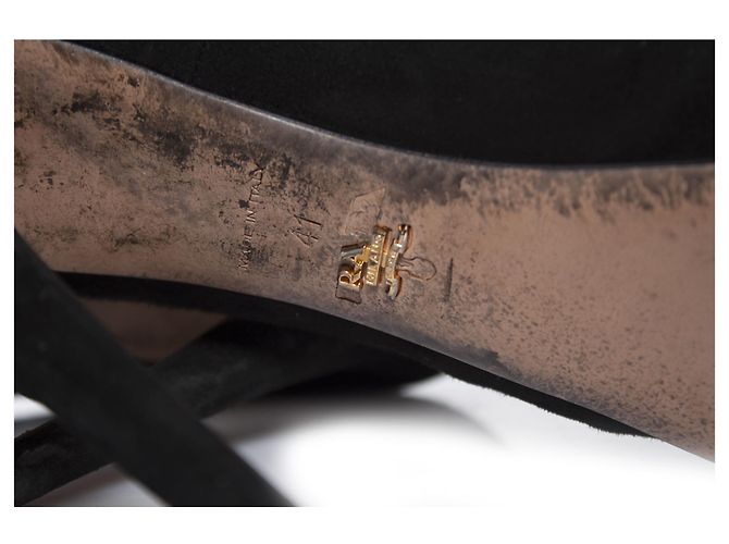 Prada, Décolleté con plateau in camoscio nero. - vista 8