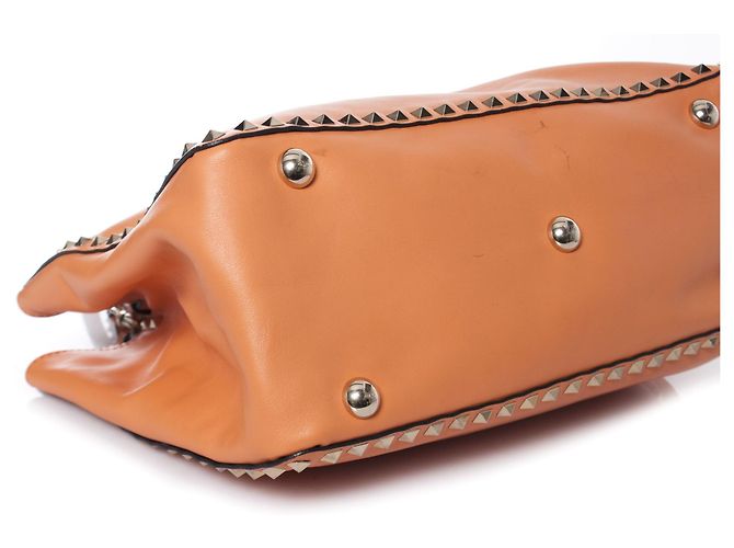 Valentino Garavani, Borsa tote Rockstud Trapeze arancione. - vista 10
