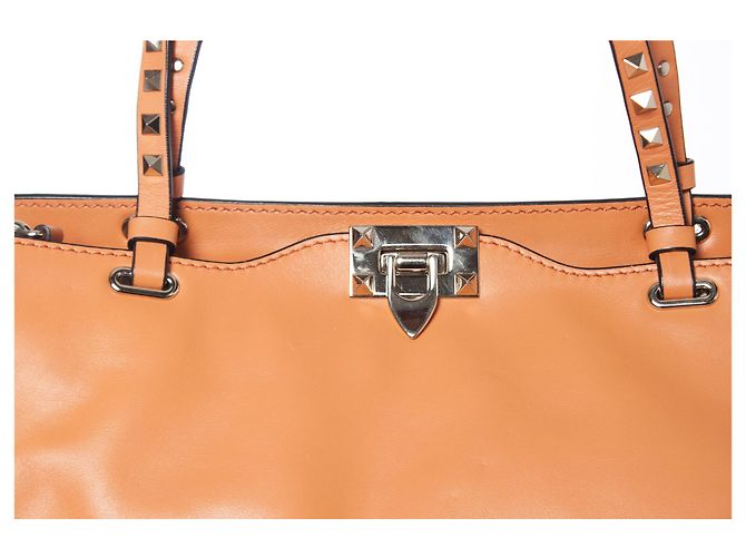 Valentino Garavani, Borsa tote Rockstud Trapeze arancione. - vista 7