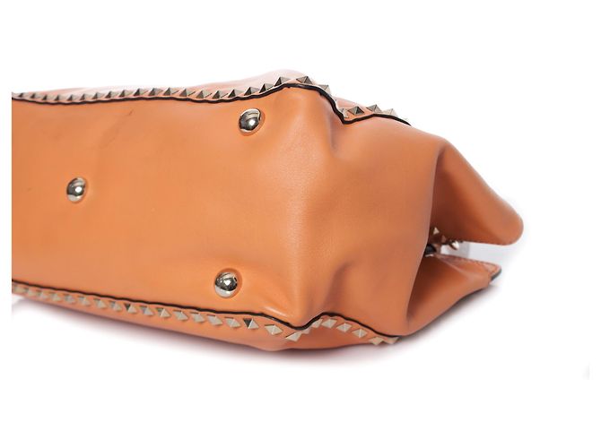 Valentino Garavani, Borsa tote Rockstud Trapeze arancione. - vista 9