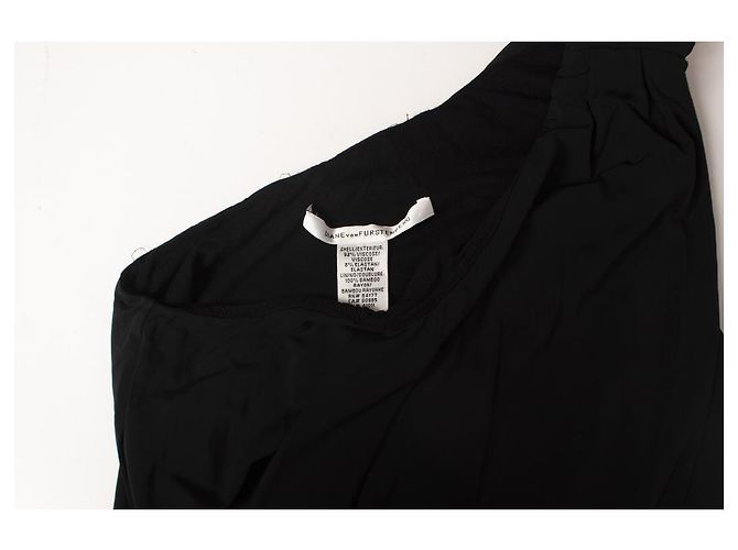 Autre Marque Diane von Furstenberg, drapiertes Kleid mit einer Schulter Schwarz - Ansicht 6