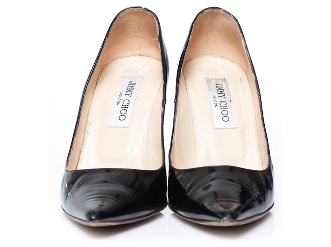 Jimmy Choo, Décolleté in vernice nera. - vista 3