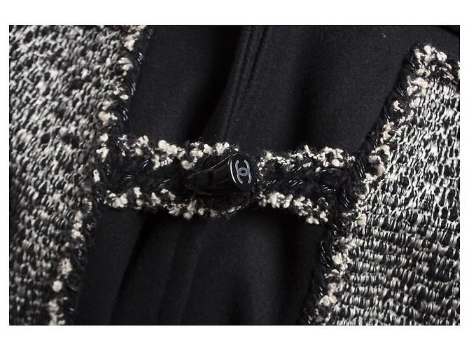 Chanel, abrigo monty de tweed con capucha. Negro - vista 6