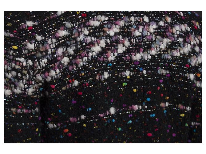 Chanel, Schwarzer Bouclé-Mantel mit mehrfarbigem Webmuster Mehrfarben - Ansicht 7