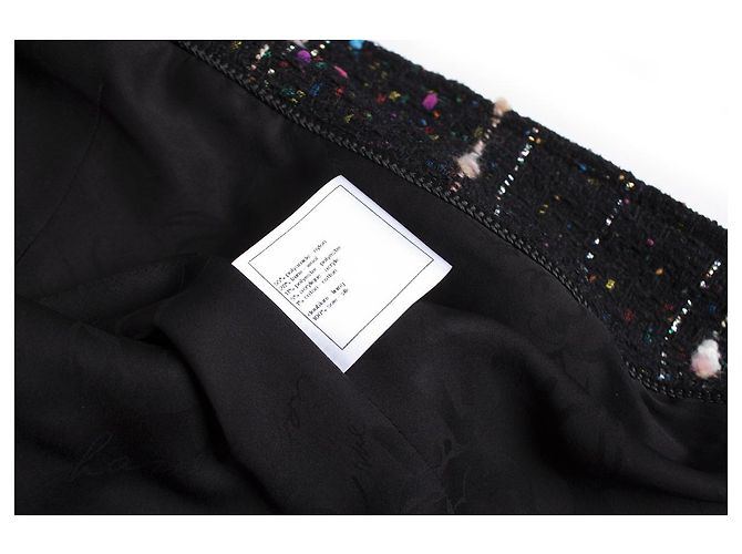 Chanel, Schwarzer Bouclé-Mantel mit mehrfarbigem Webmuster Mehrfarben - Ansicht 8