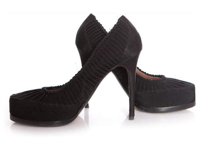 Tabitha Simmons, Schwarze Pumps mit gerüschtem Webmuster und runder Spitze - Ansicht 6