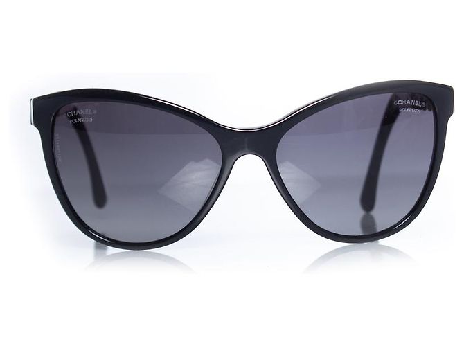 Chanel, Sonnenbrille mit schwarzer Kette - Ansicht 2