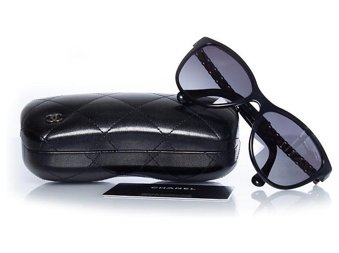 Chanel, Sonnenbrille mit schwarzer Kette - Ansicht 3