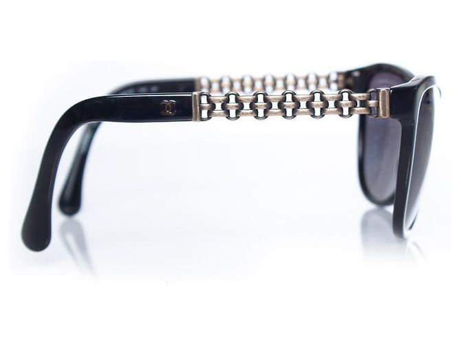 Chanel, Sonnenbrille mit schwarzer Kette - Ansicht 4