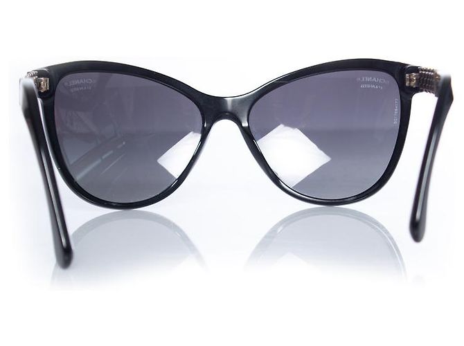 Chanel, Sonnenbrille mit schwarzer Kette - Ansicht 5