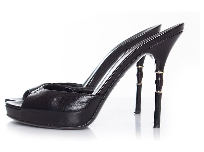 Gucci, Schwarze Leder-Mule-Sandale mit Bambusabsatz - Ansicht 2