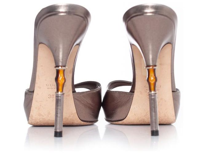 Gucci, Pantoletten-Sandale aus Metallic-Leder mit Bambusabsatz Golden - Ansicht 4